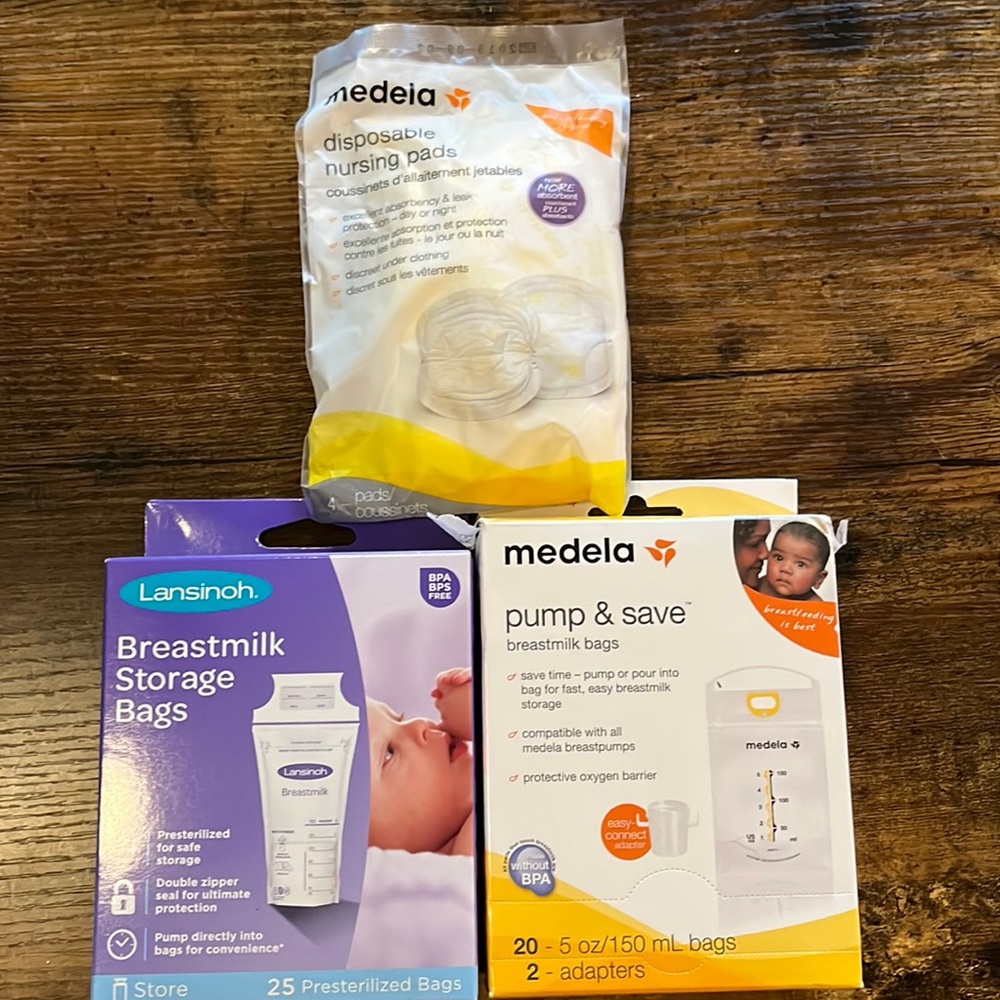 Breastmilk bags/ nursing pads